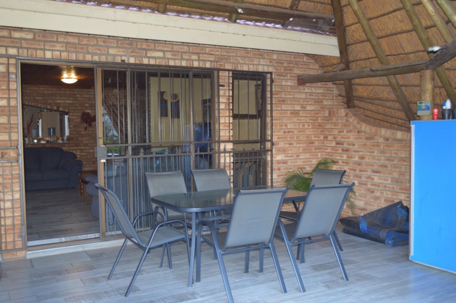 6 Bedroom Property for Sale in Doringkruin North West